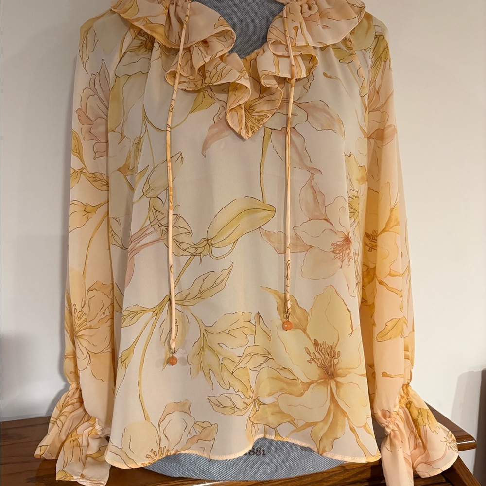 CUPCAKES and CASHMERE Women’s Floral Ruffle Blouse Cream and Yellow size small
